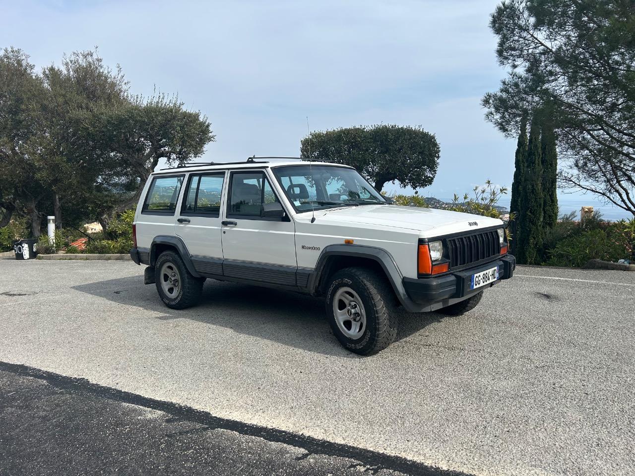 JEEP Cherokee 2,1 L turbo Diesel - 1988 LesAnciennes.com