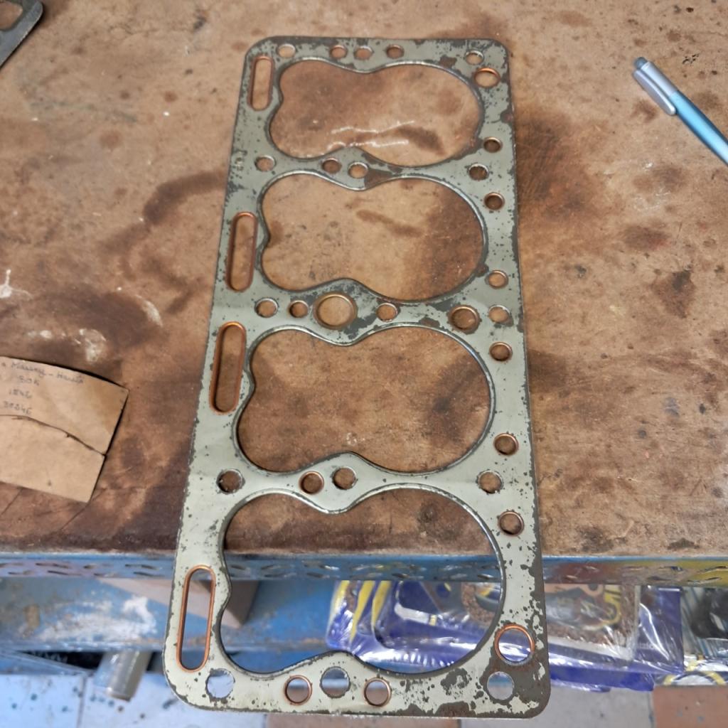Joint de culasse MASSEY HARRIS 30K LesAnciennes.com