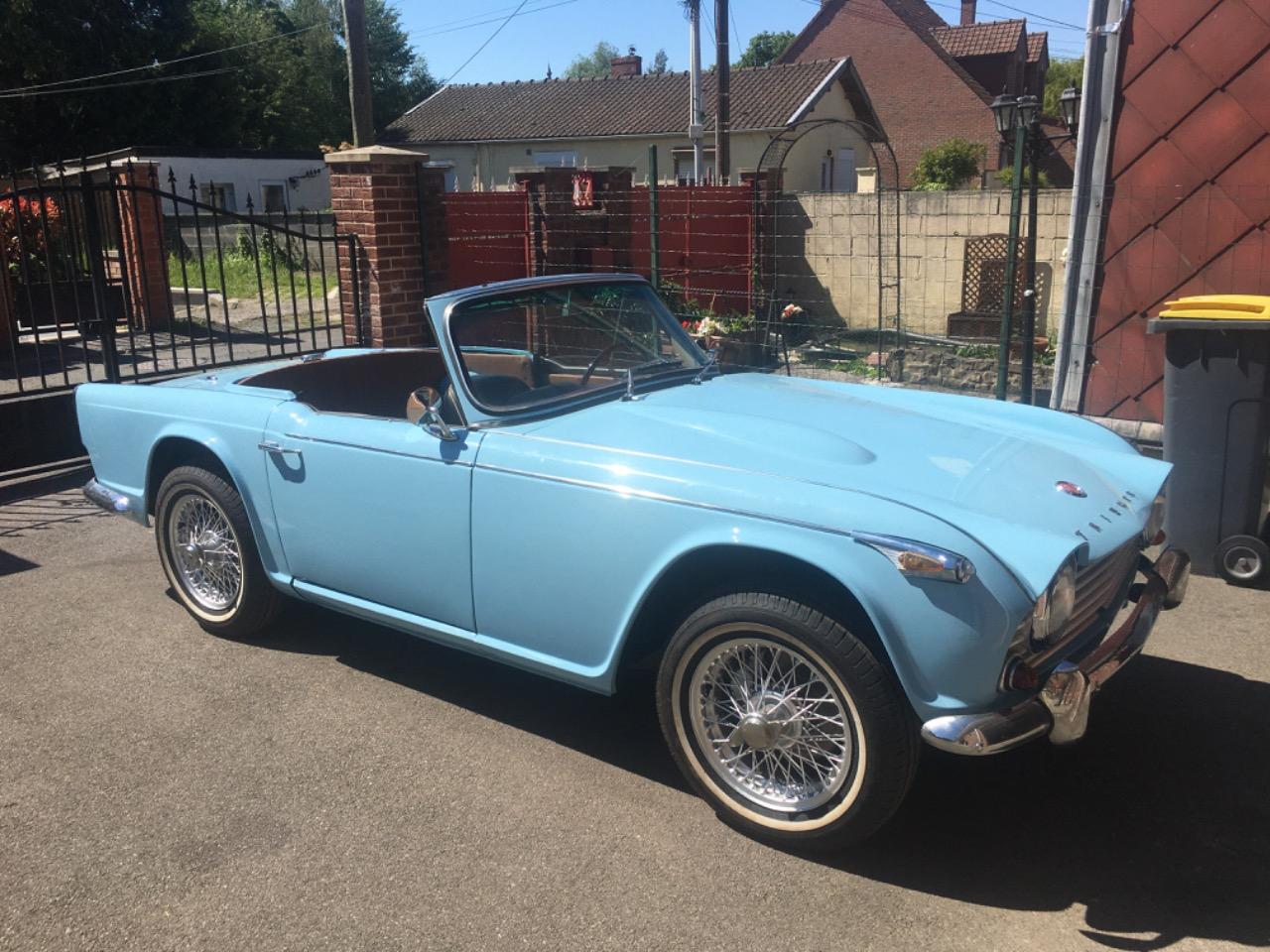 TRIUMPH TR4A IRS - 1965 LesAnciennes.com