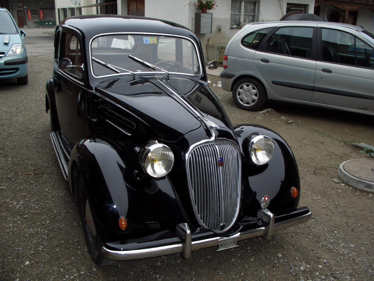 SIMCA 8 - 1949 LesAnciennes.com