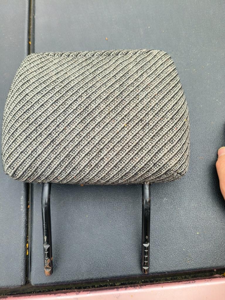 Appuis tête CITROEN AX LesAnciennes.com