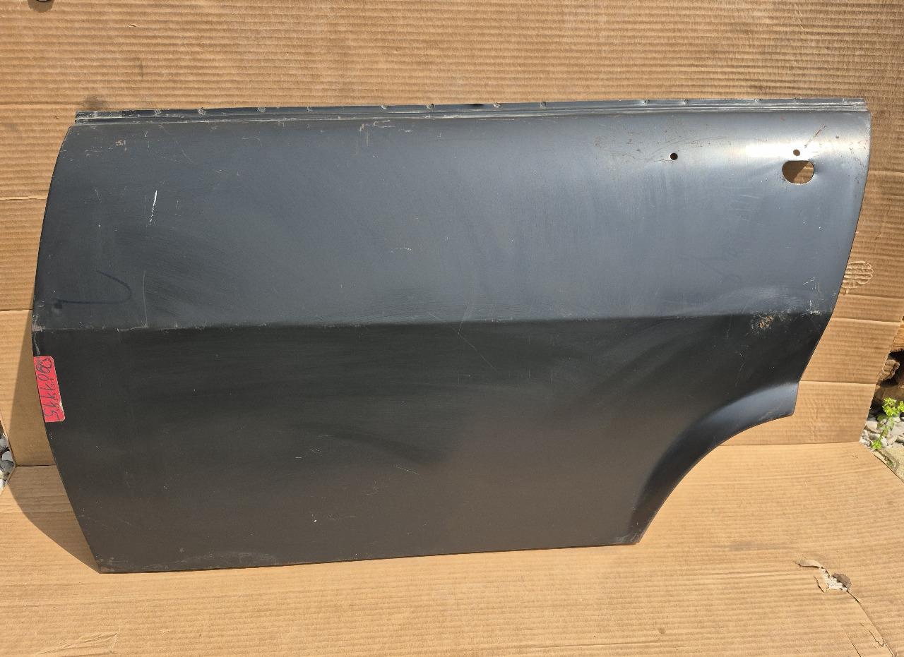 Panneau Porte Ext AR G PEUGEOT 504 Phase 1 LesAnciennes.com