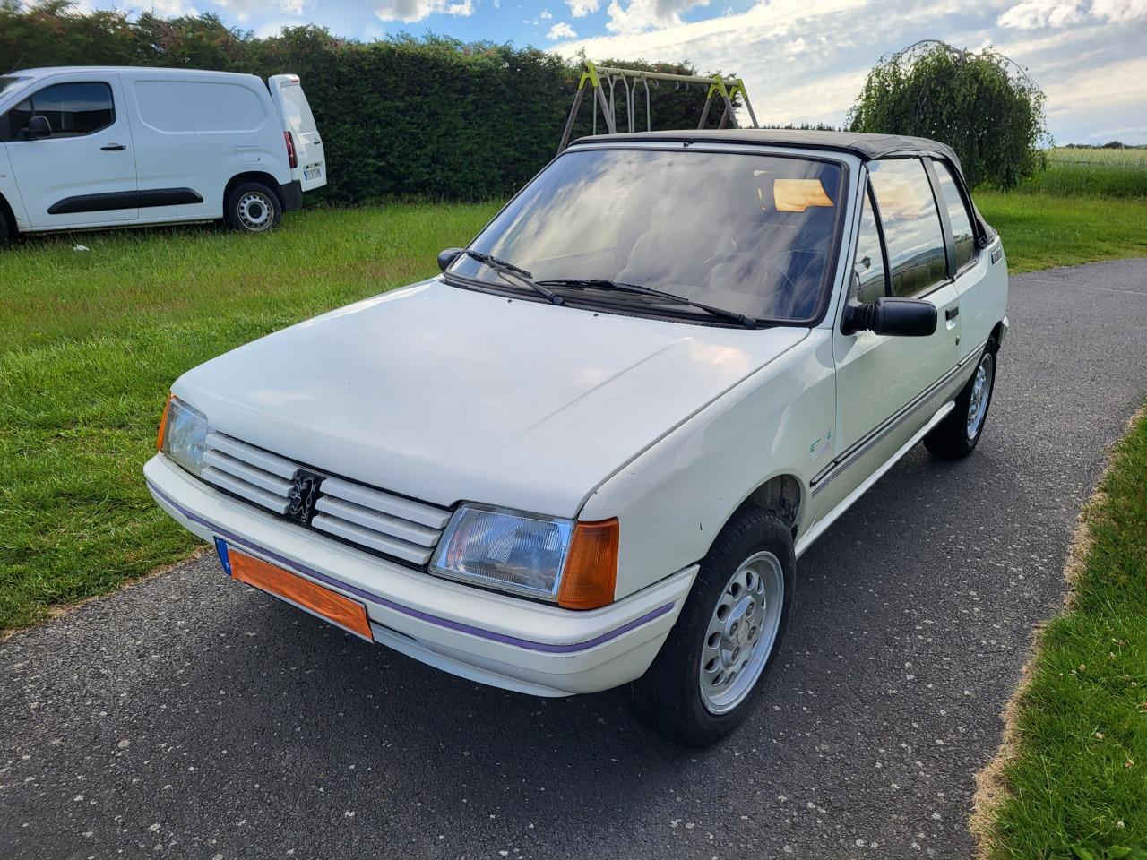 PEUGEOT 205 Cj - 1991 LesAnciennes.com