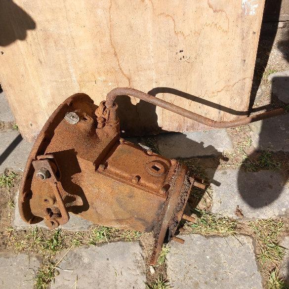 Boîte de vitesses années 30 LesAnciennes.com