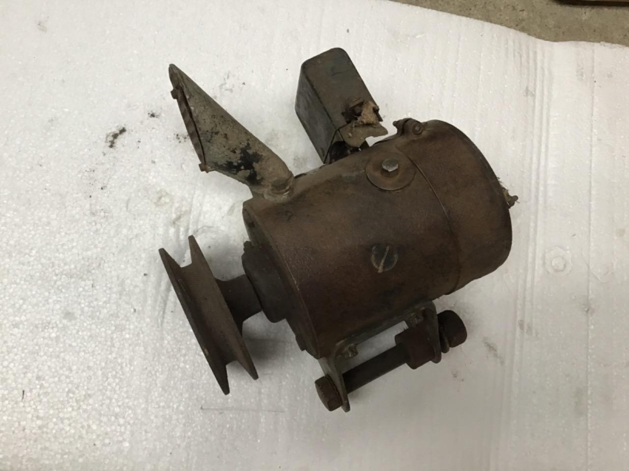 DYNAMO 6V RENAULT JUVAQUATRE MONA CELTA ? LesAnciennes.com