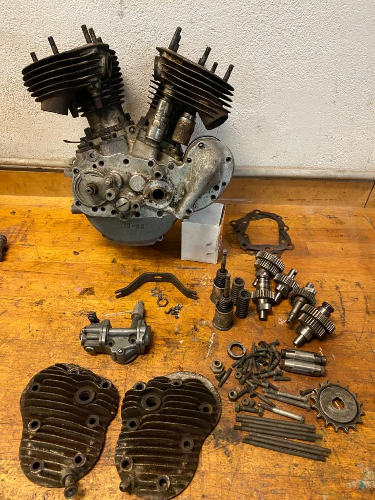 HARLEY DAVIDSON 750 RL moteur LesAnciennes.com