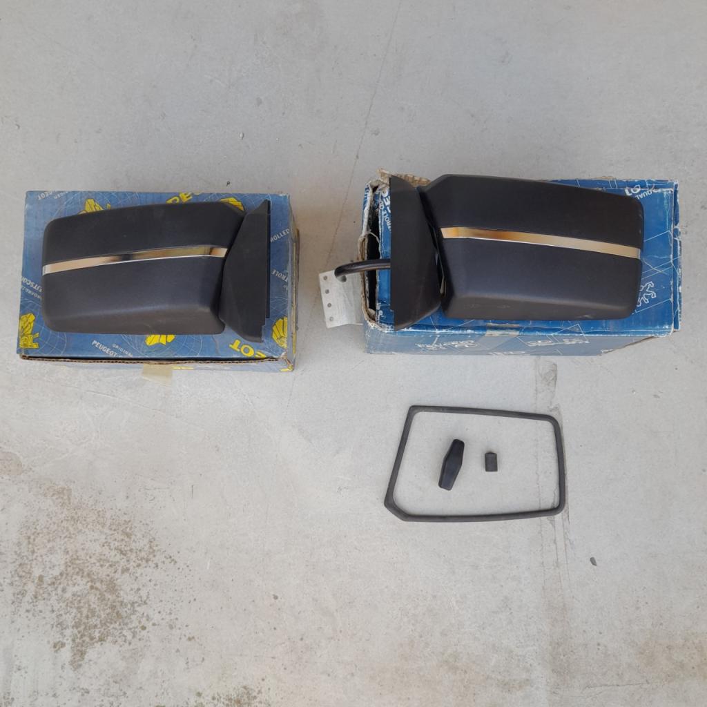 PEUGEOT 305 coques retroviseurs neuves LesAnciennes.com