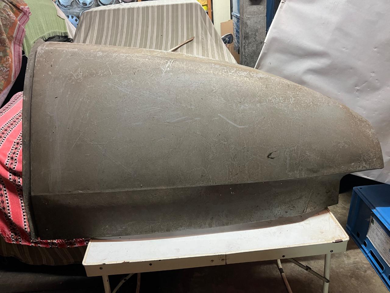Aile arrière gauche pour Citroën DS. LesAnciennes.com