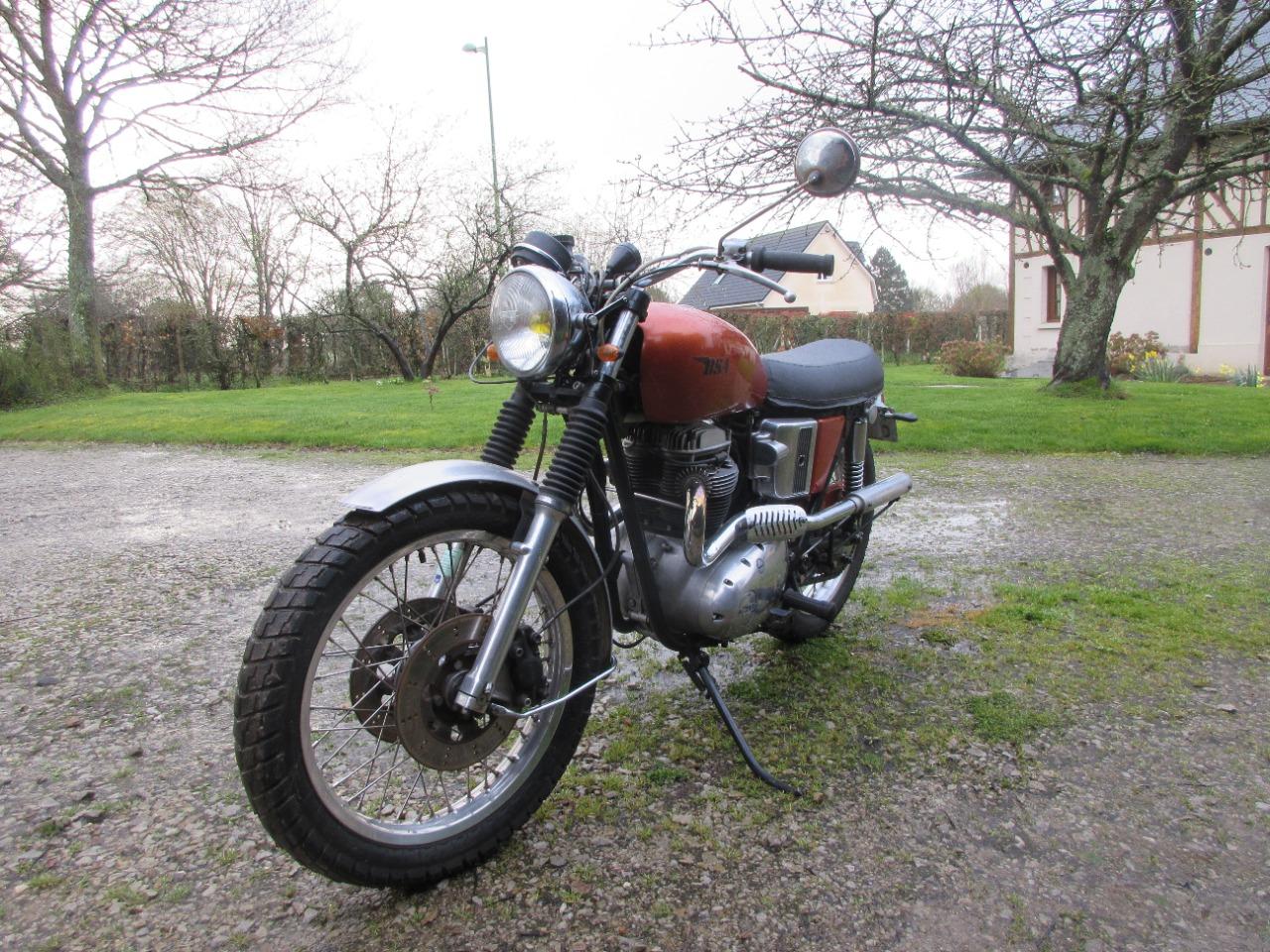 BSA A65 Thunderbolt - 1972 LesAnciennes.com