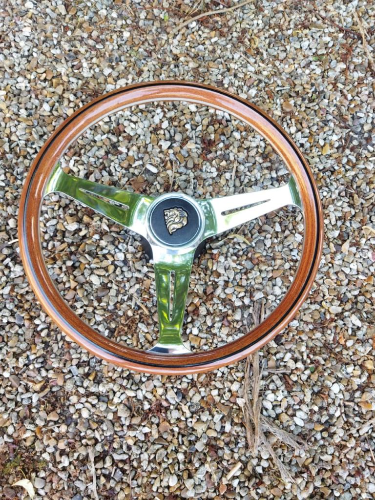 Volant nardi pour Coupé 504 LesAnciennes.com