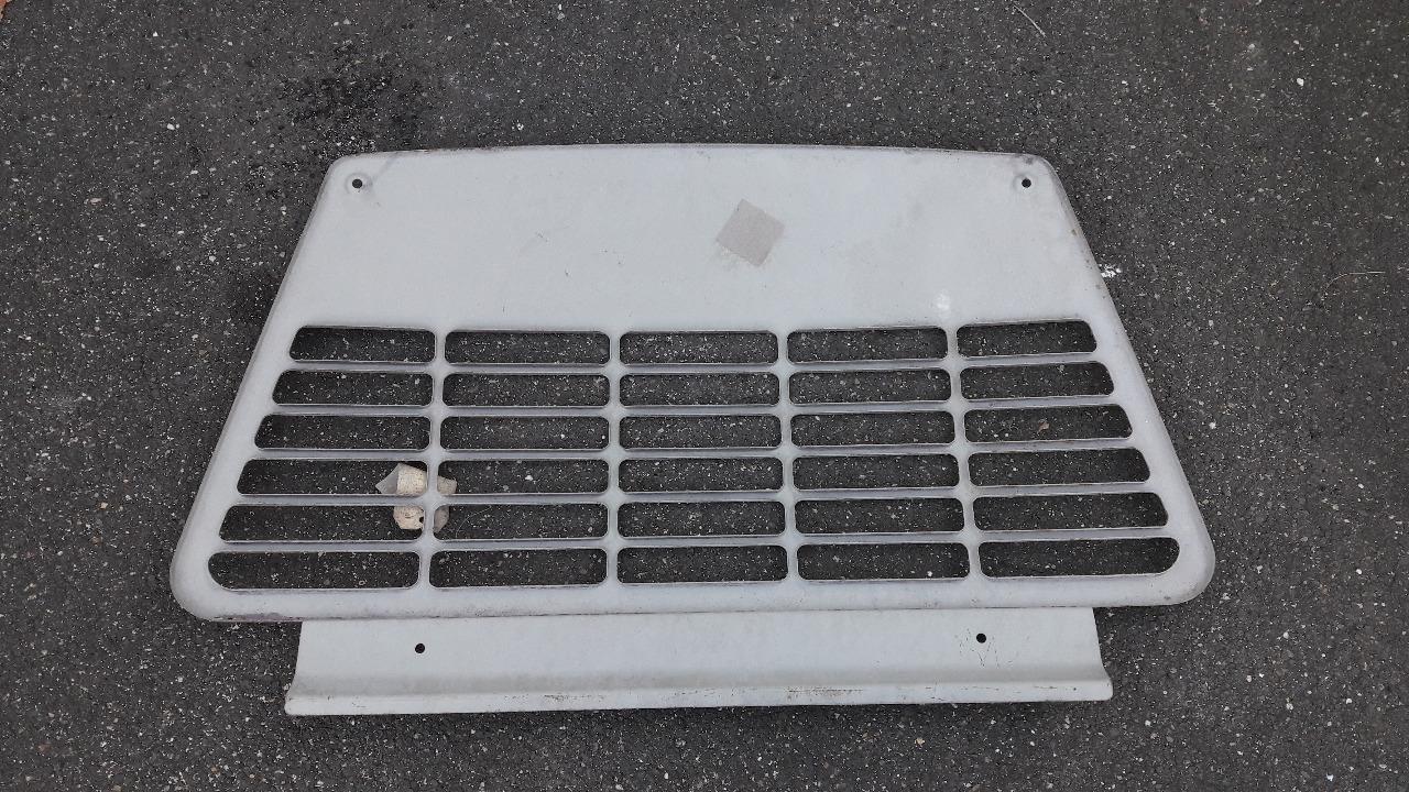 CALANDRE RENAULT ESTAFETTE LesAnciennes.com