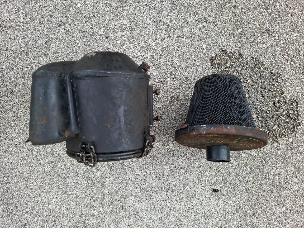 Boitier filtre à air RENAULT 4CV LesAnciennes.com