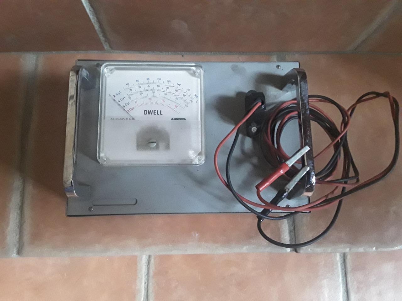 Deux Appareils de contrôle LUCABLITZ LesAnciennes.com