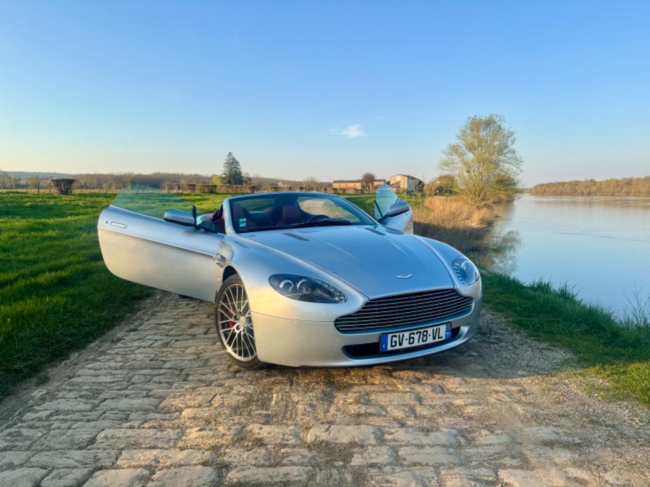 ASTON MARTIN V8 Vantage LesAnciennes.com