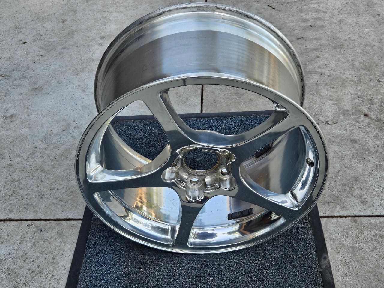 JANTE ALU CHROMEE POUR CORVETTE C5 LesAnciennes.com
