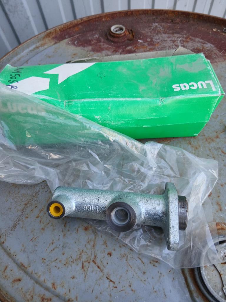 Maitre cylindre PEUGEOT 304 LesAnciennes.com