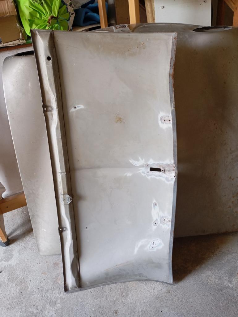 Capot RENAULT Dauphine 1090 LesAnciennes.com