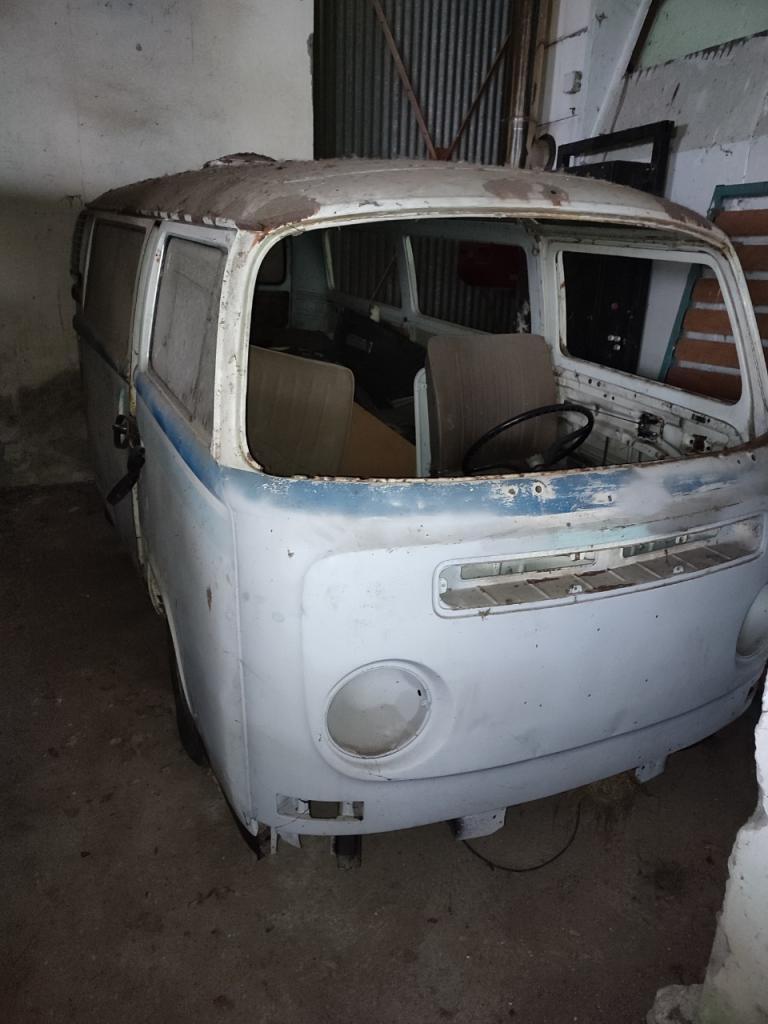 VOLKSWAGEN Combi Bay windows - 1971 LesAnciennes.com