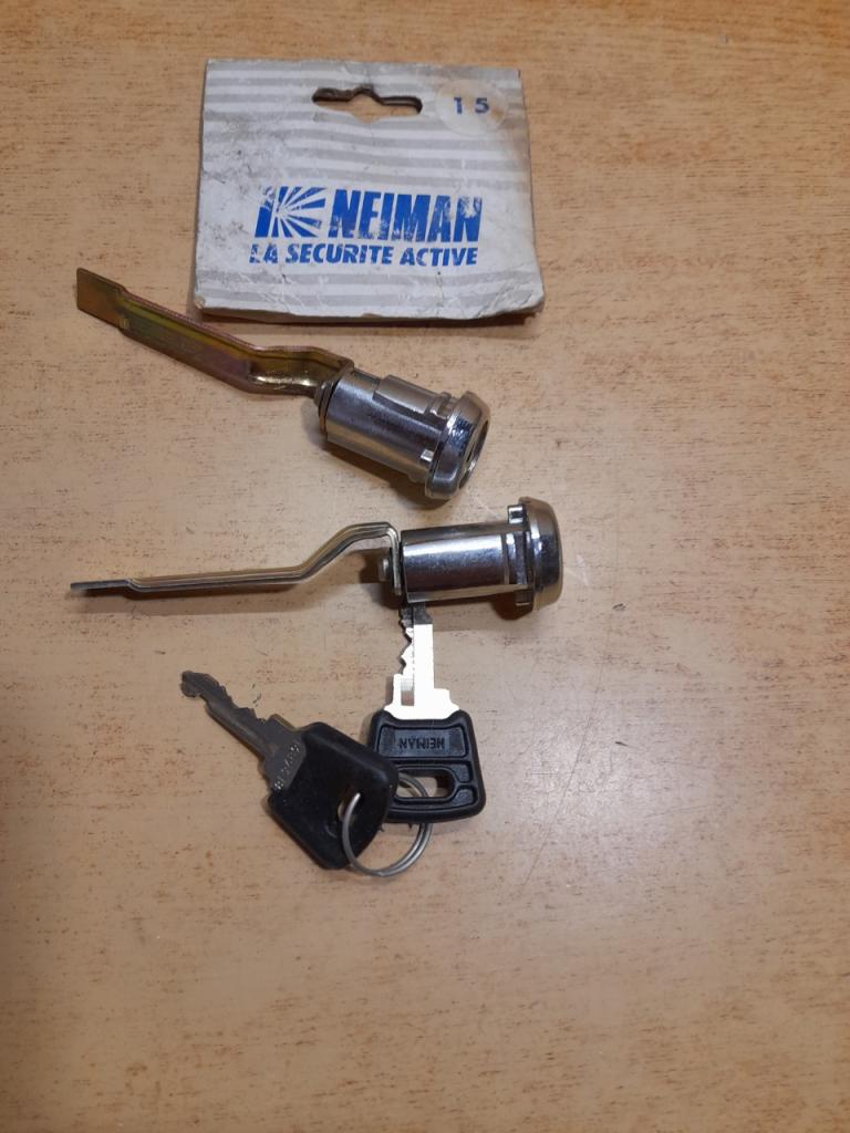 2 Serrures Barillets de portes Peugeot 204 304 504 LesAnciennes.com