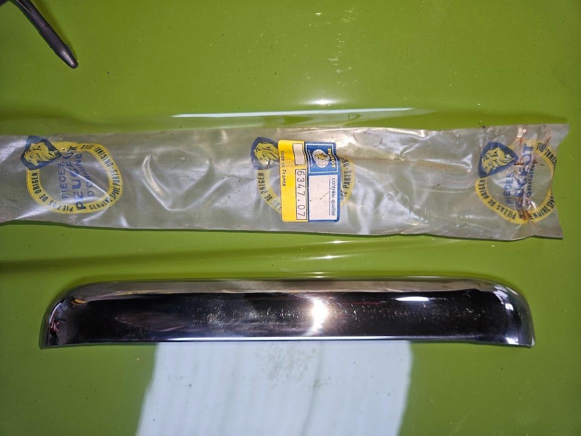 Cache PEUGEOT 204 LesAnciennes.com