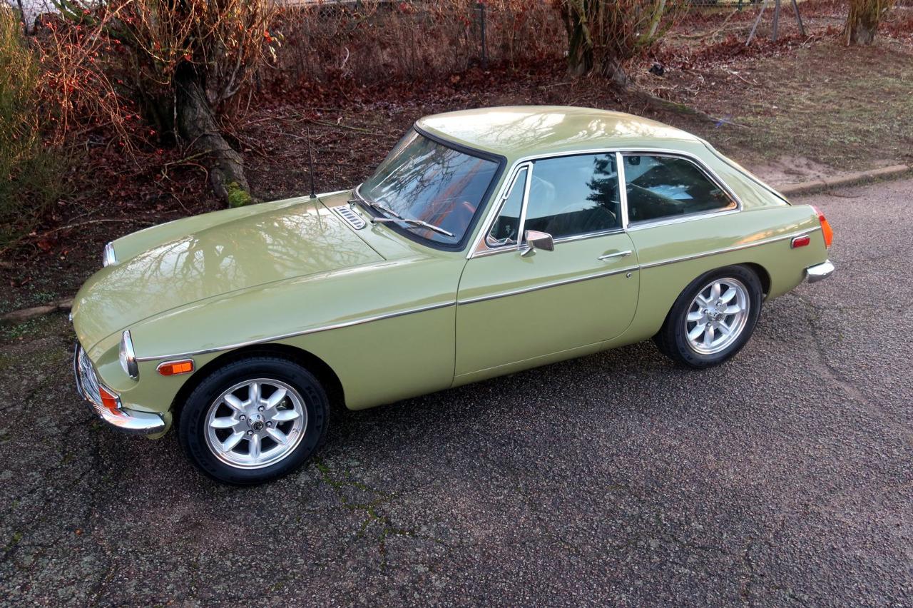 MG MGB GT - 1974 LesAnciennes.com