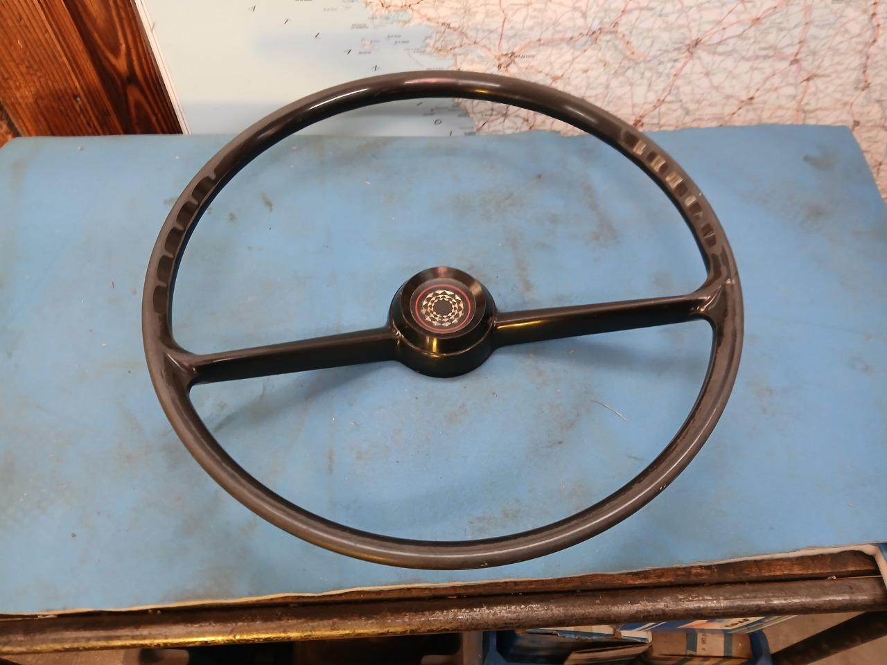 Volant RENAULT 4L (R4L) LesAnciennes.com