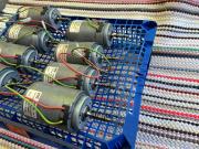 image_1-Lot de 8 petits moteurs électriques 24 volts.