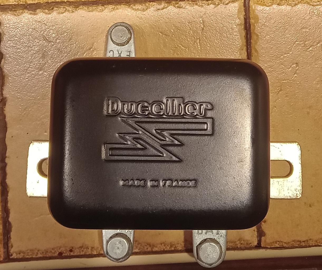 Régulateur RENAULT 4L (R4L) LesAnciennes.com