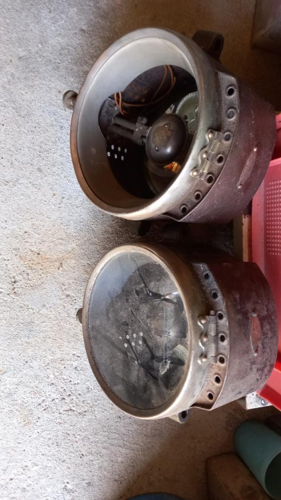 Phares SAM xxx carbure LesAnciennes.com