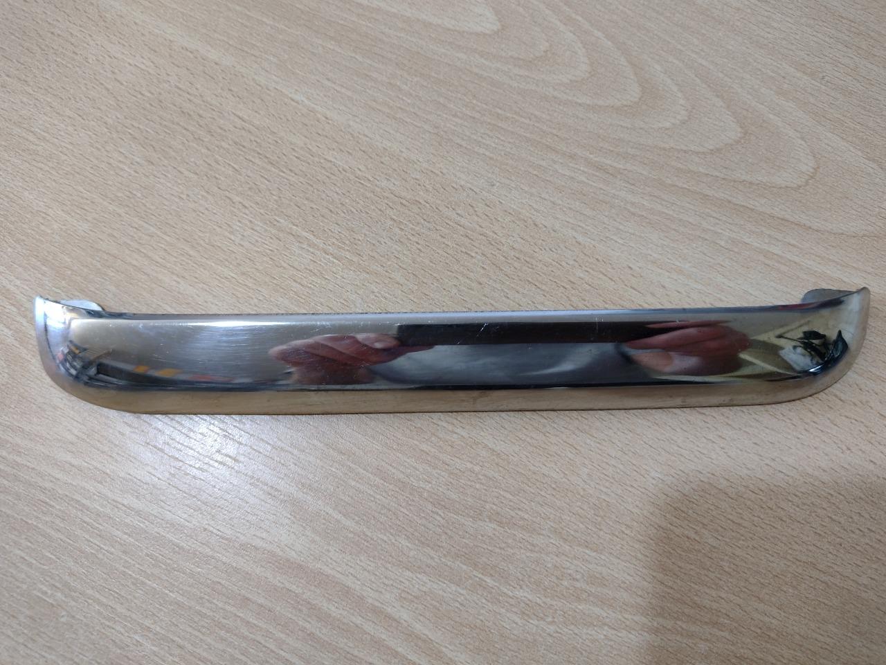 Capot d'éclairage de plaque d'immatriculation LesAnciennes.com