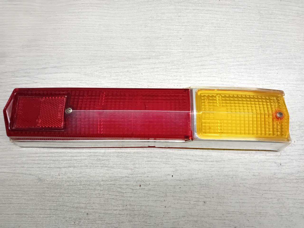 8076 CABOCHON CIBIE FEU ARRIERE DROIT SIMCA 1100 LesAnciennes.com