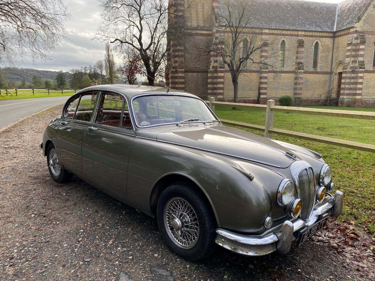 JAGUAR MK2 Daimler V8 250 - 1965 LesAnciennes.com
