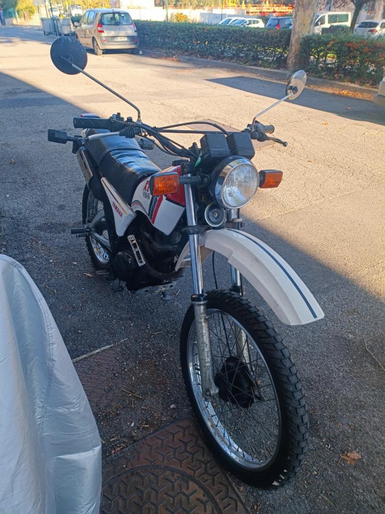 YAMAHA YZ 125 - 1981 LesAnciennes.com