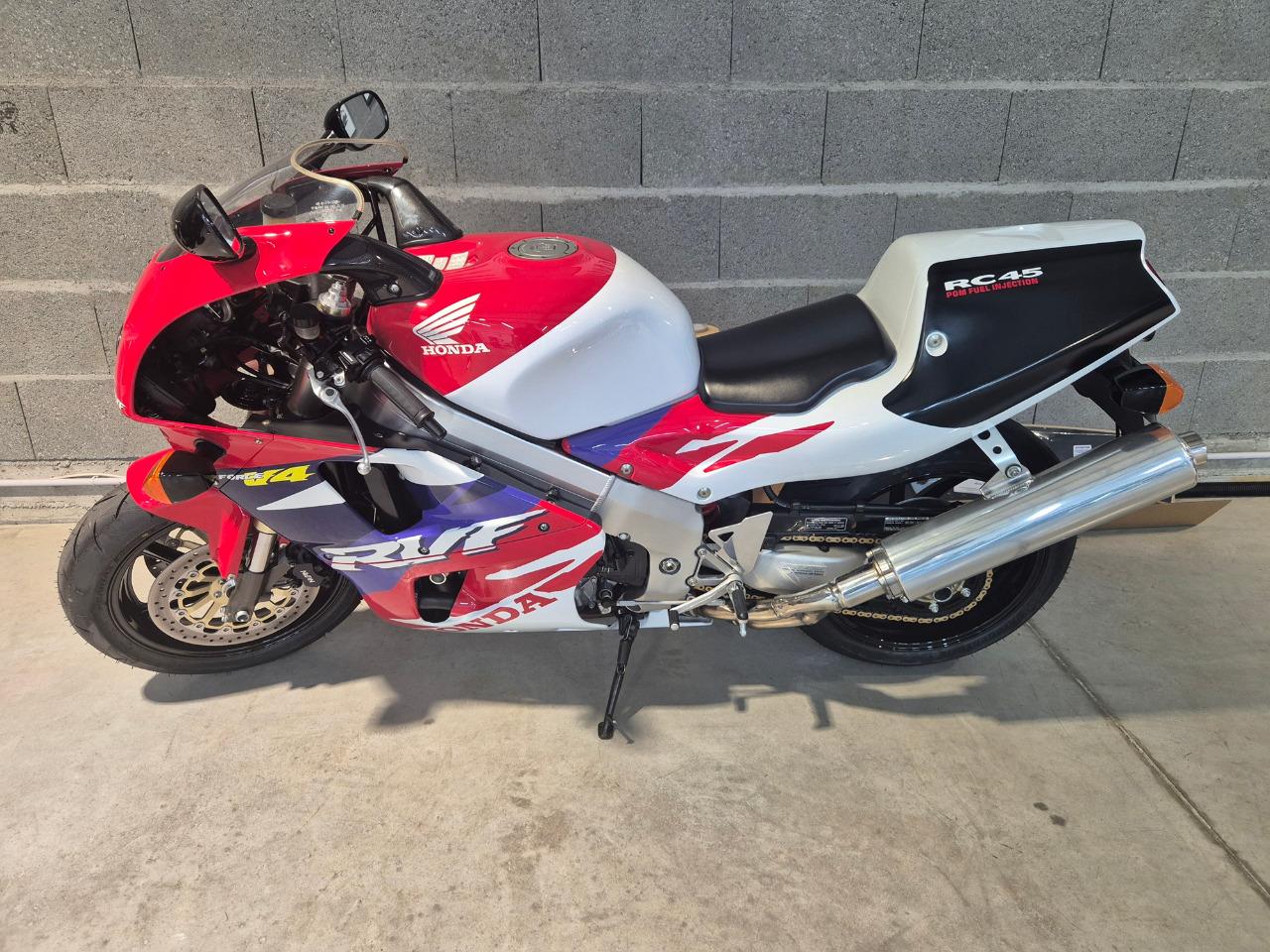 HONDA RVF 750 RC45 - 1995 LesAnciennes.com