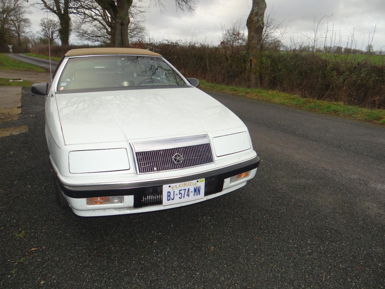 CHRYSLER Le Baron Cabriolet - 1990 LesAnciennes.com