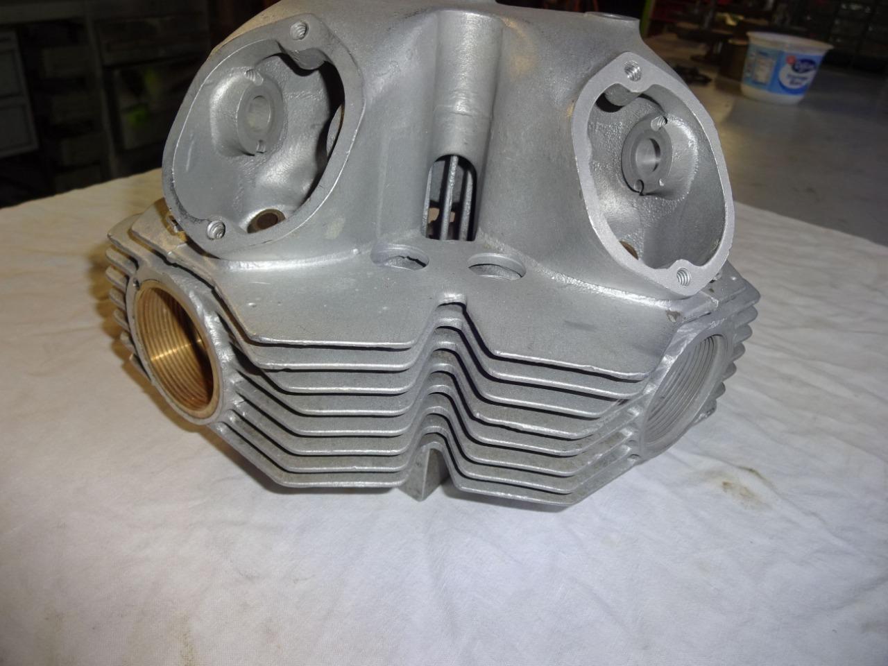 Culasse NORTON Commando 750 LesAnciennes.com