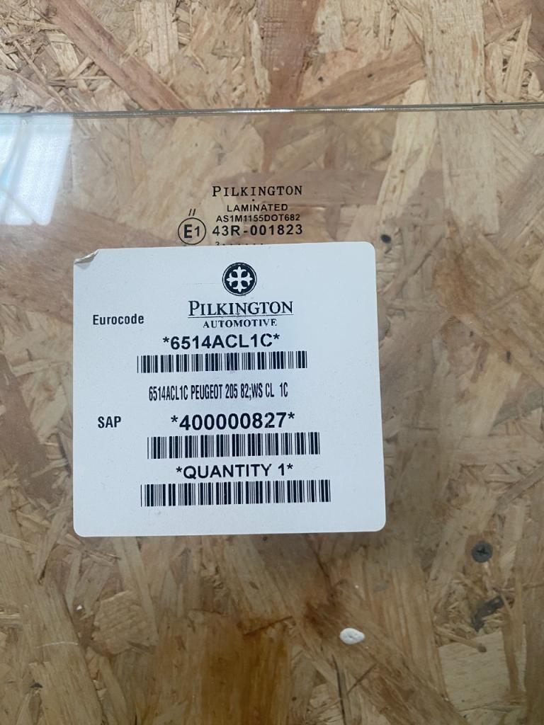 Pare-Brise PEUGEOT 205 83-->98 LesAnciennes.com