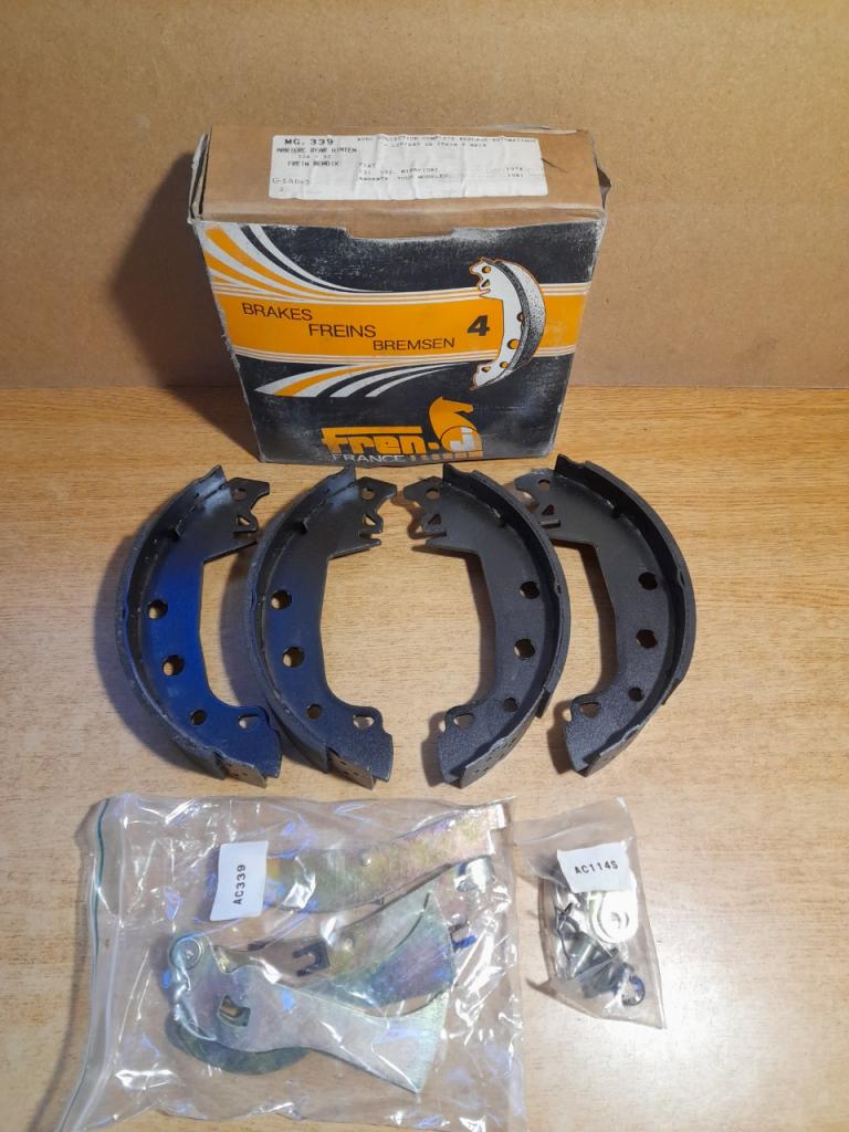 Mâchoires de frein arrière fiat 131 mirafiori LesAnciennes.com