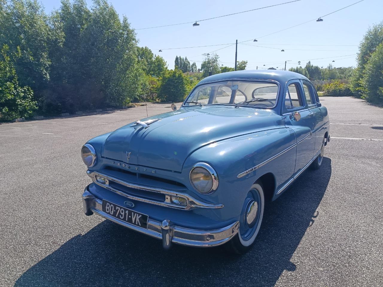 FORD Vedette Berline - 1954 LesAnciennes.com