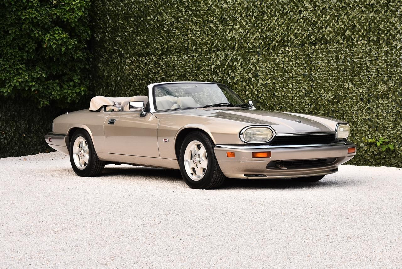 1995 Jaguar XJS Convertible 4.0 Celebration LesAnciennes.com