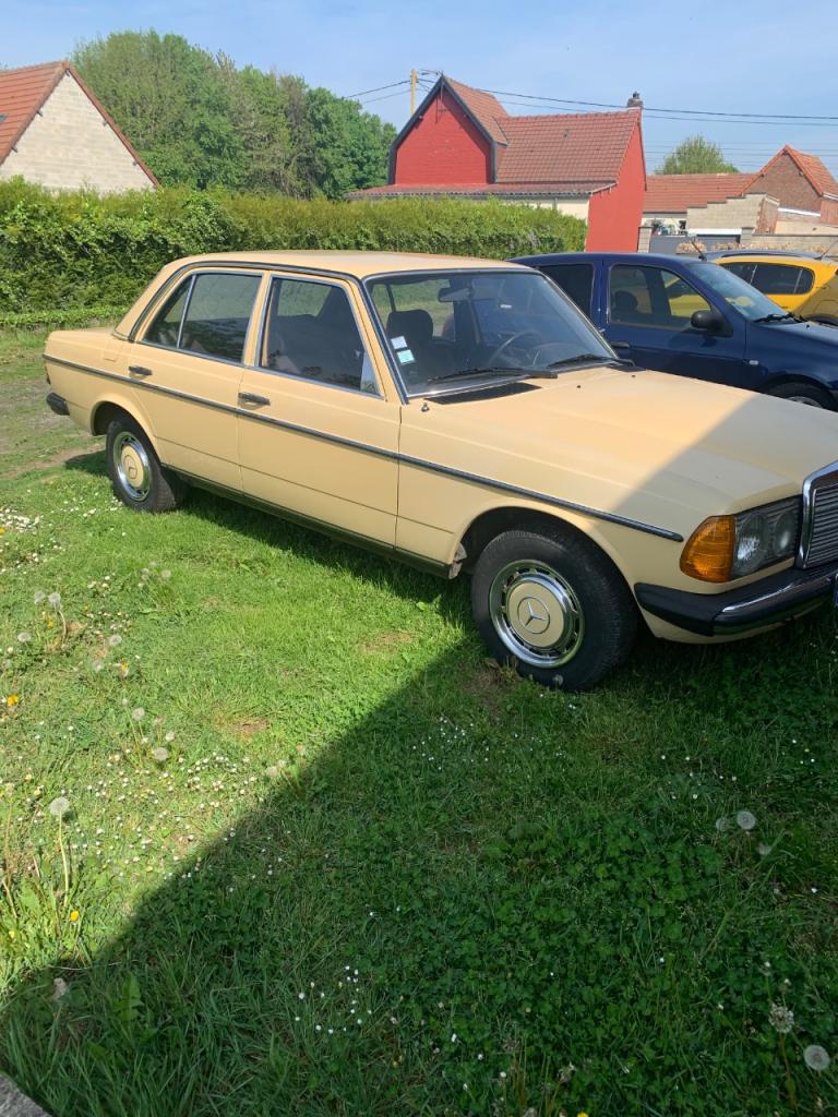 MERCEDES 200 - 1981 LesAnciennes.com