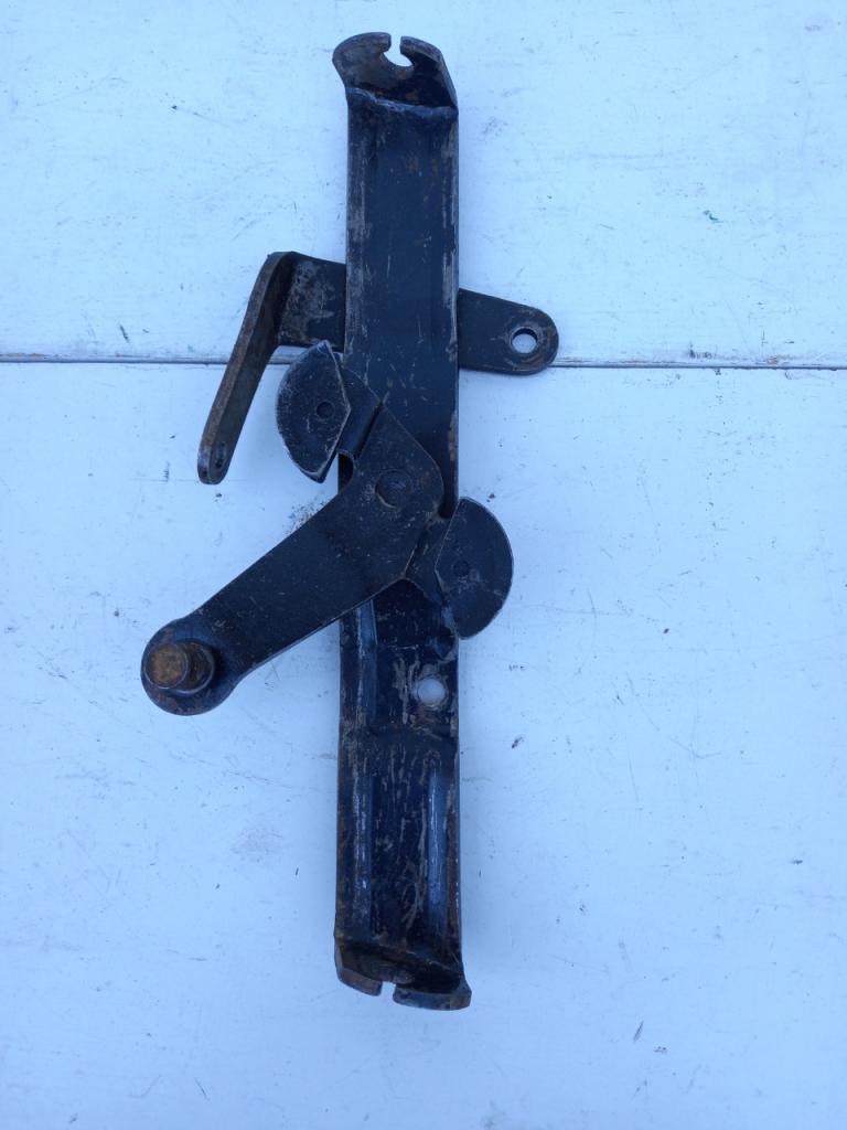 PALONNIER pour RENAULT 4CV R1062 LesAnciennes.com