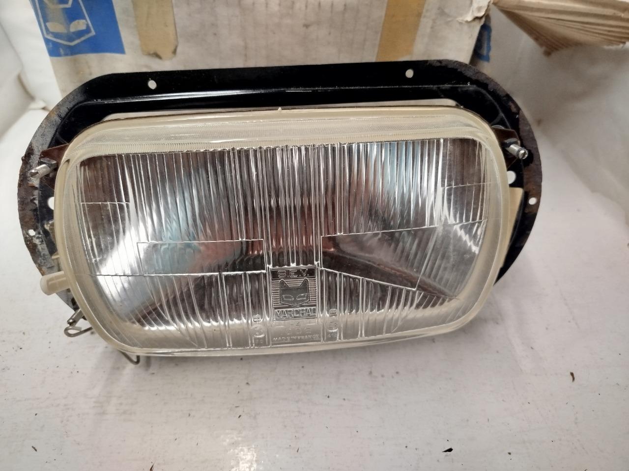 Phare gauche marchal RENAULT 12 (R12) LesAnciennes.com