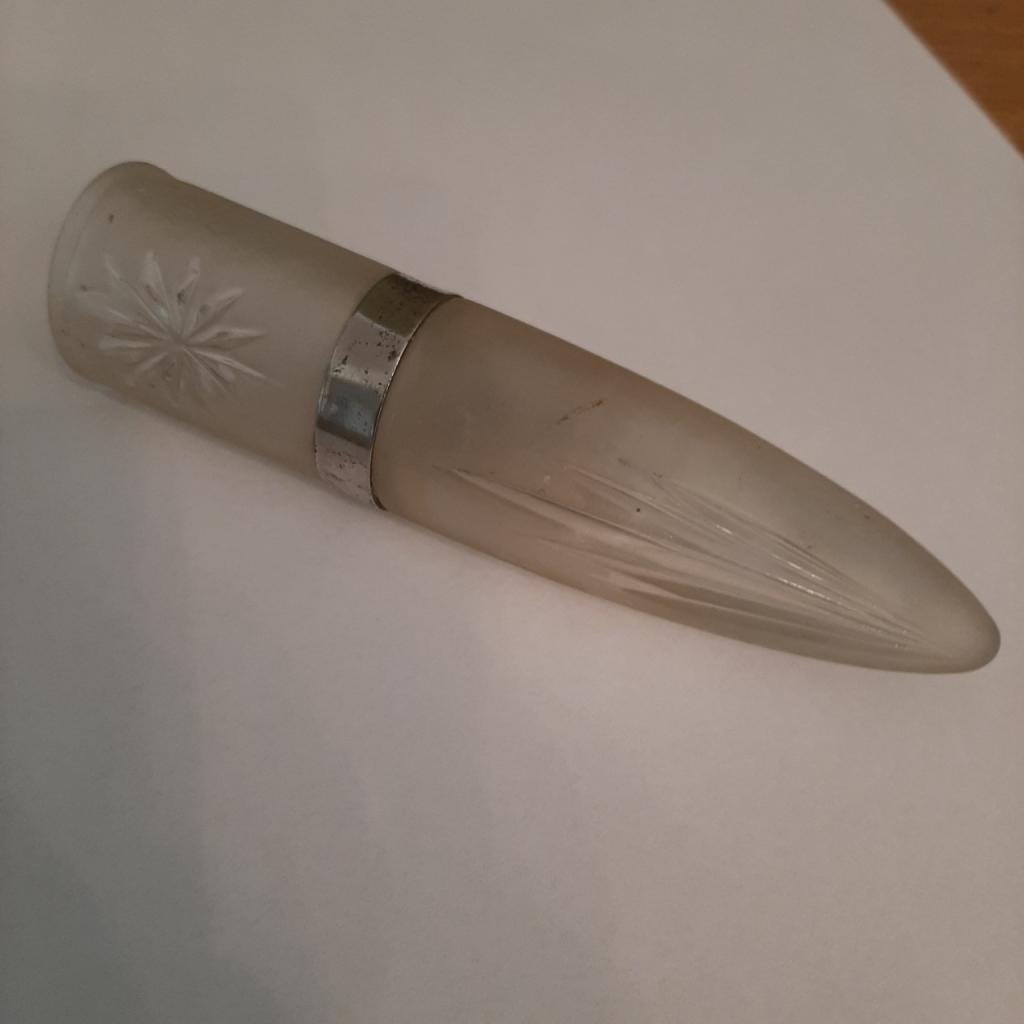 Bouquetiere pour ancetre LesAnciennes.com