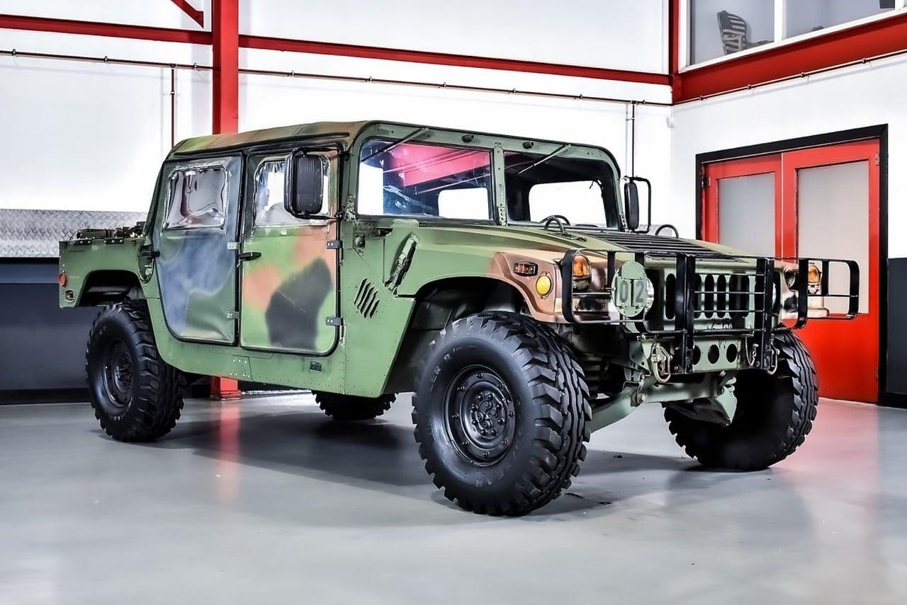 1989 AM General HMMWV M998 “Humvee” LesAnciennes.com