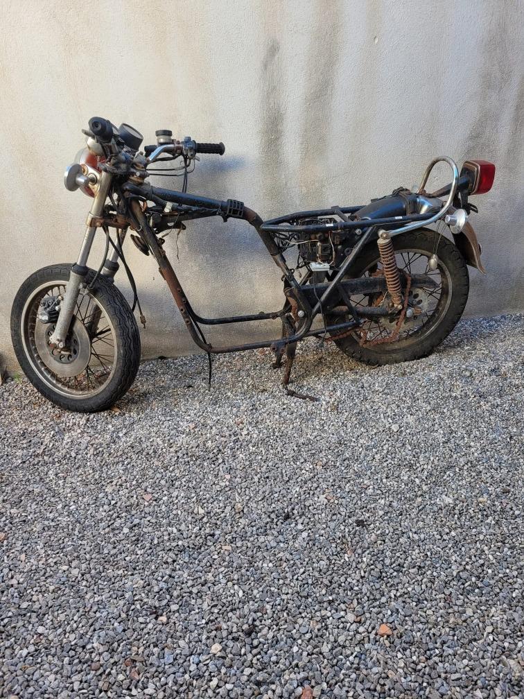 Cadre KAWASAKI 400 KH LesAnciennes.com