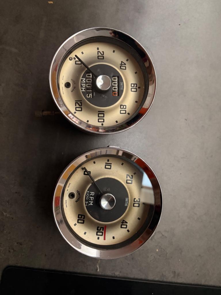 Compteurs AUSTIN HEALEY 100 BN1 LesAnciennes.com