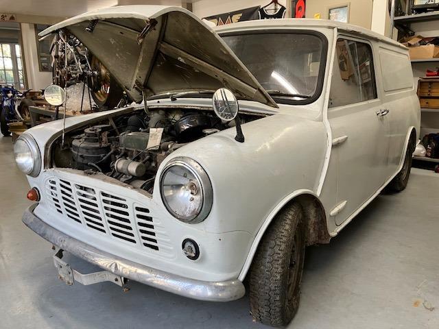 AUSTIN Mini van - 1968 LesAnciennes.com