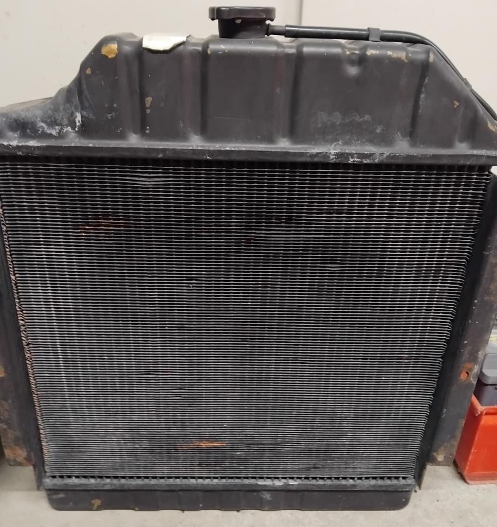 Radiateur Tracteur RENAULT ERGOS année 2000 LesAnciennes.com