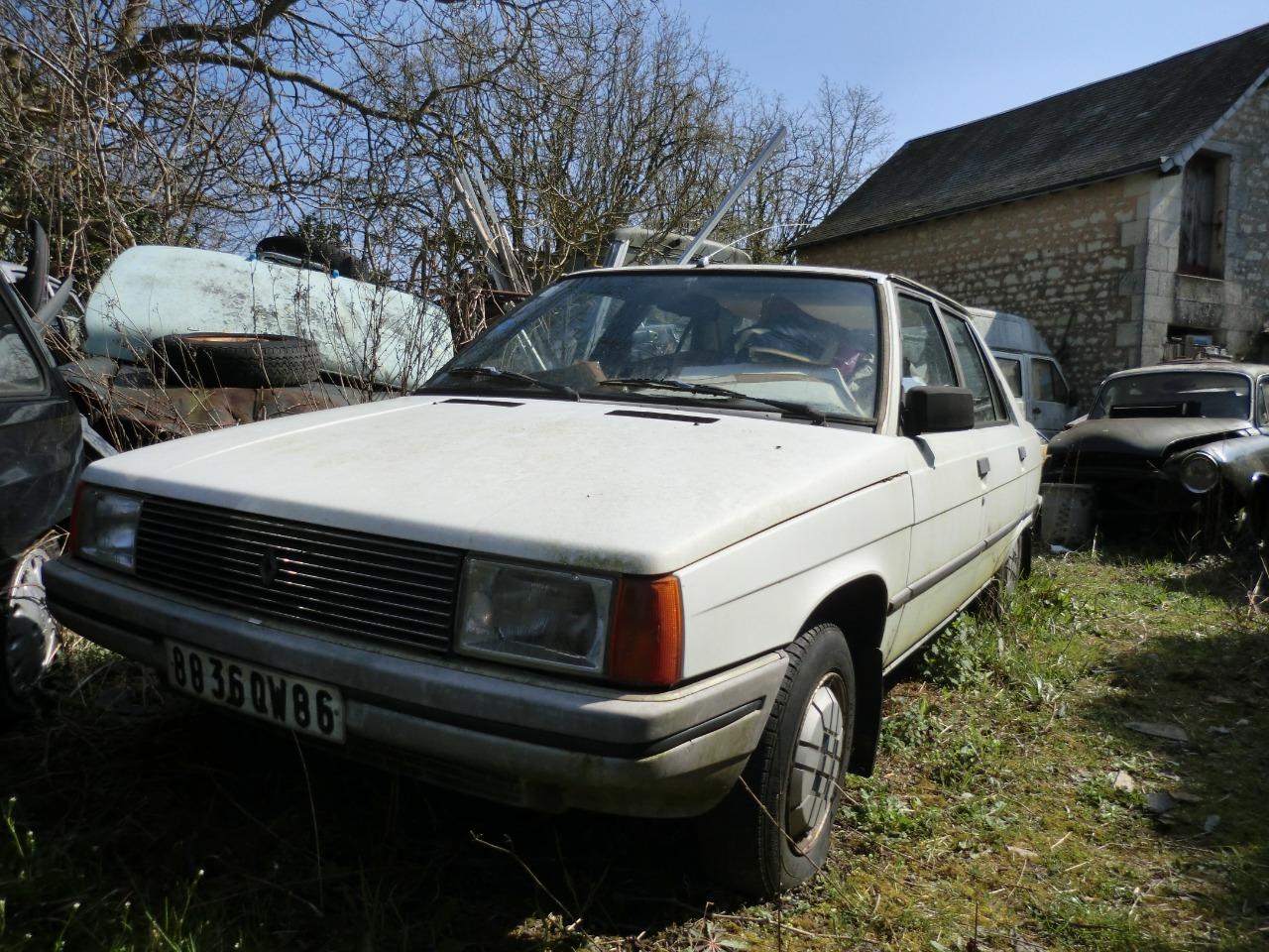 Pièces RENAULT 9 (R9) LesAnciennes.com